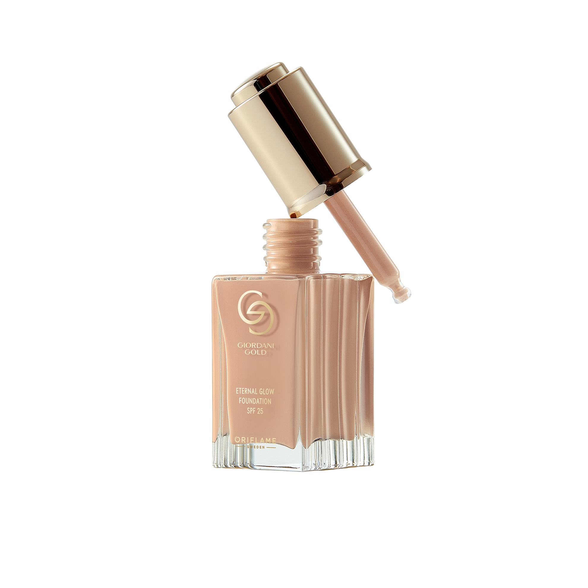 Сияющая тональная основа Giordani Gold